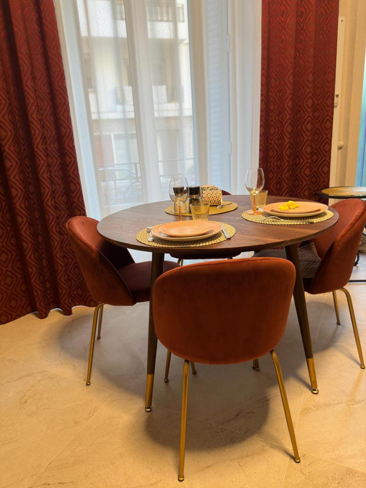Extraordinaire Grand Studio Au Centre 6 Minutes A Pied De La Plage Et L'Hotel Negresco Nice Buitenkant foto